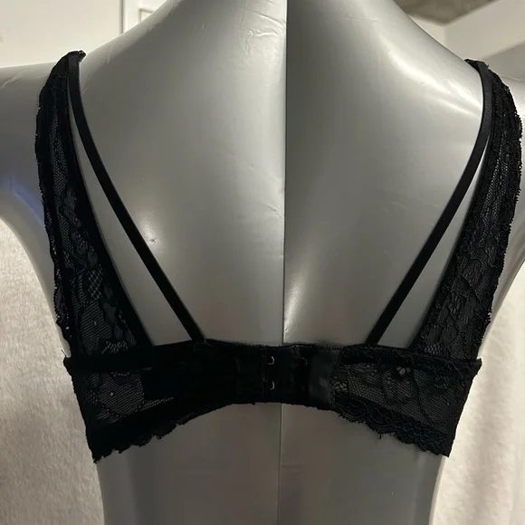 XOXO Laced Bra - Picture 3 of 4